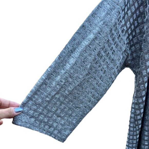 TO Thomas & Olivia Women's Top Long Tunic Silver Gray Long Sleeve Plus Size 3X - Picture 3 of 10